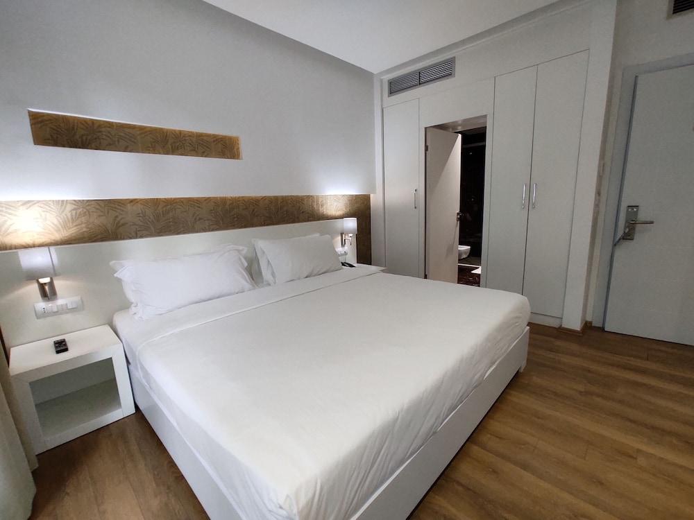 Prestige Resort Durres Qerret Екстериор снимка