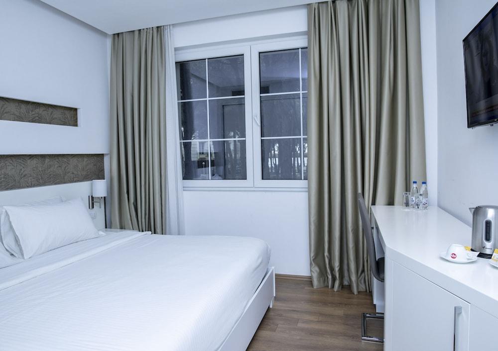 Prestige Resort Durres Qerret Екстериор снимка