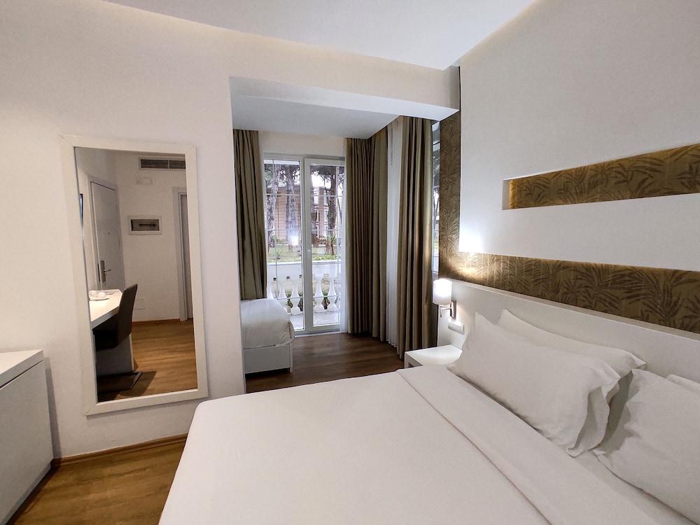 Prestige Resort Durres Qerret Екстериор снимка