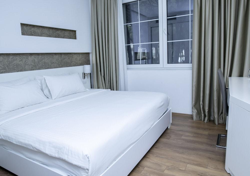 Prestige Resort Durres Qerret Екстериор снимка