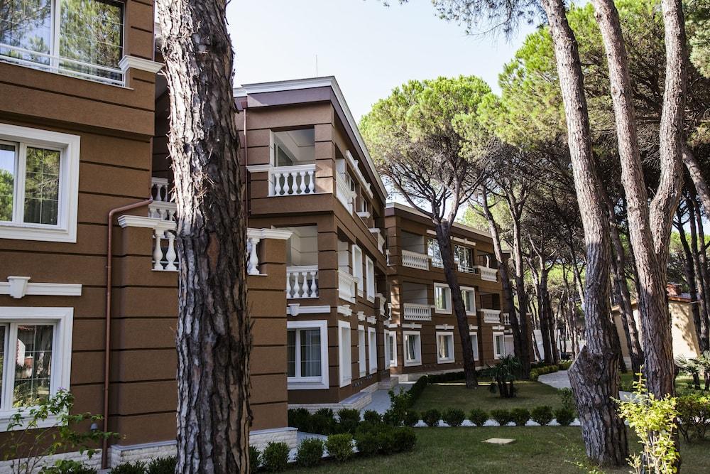 Prestige Resort Durres Qerret Екстериор снимка